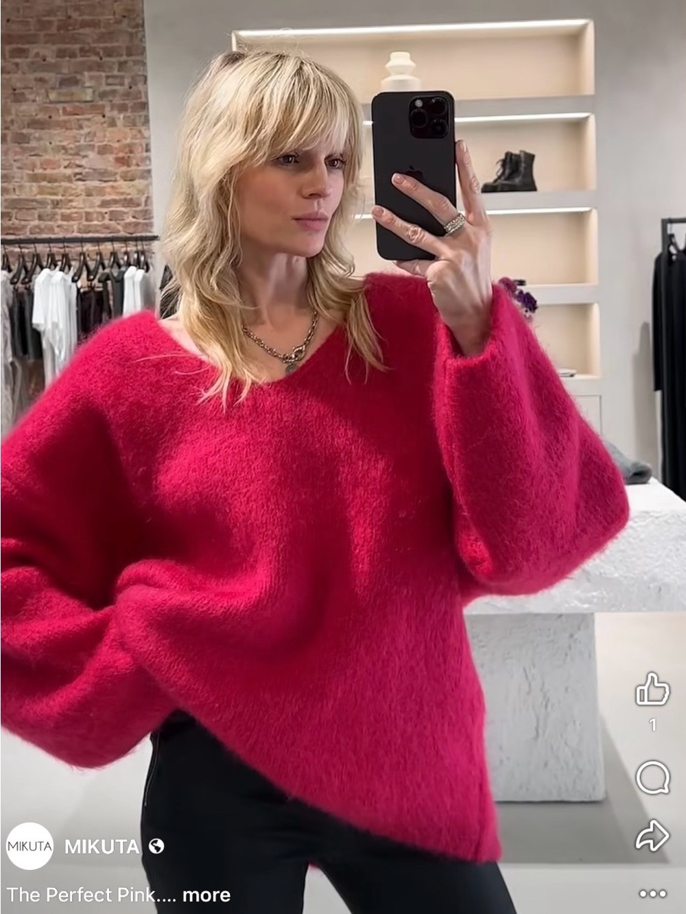 Mikuta Plush Deep V-Neck Women's Sweater in Fuchsia